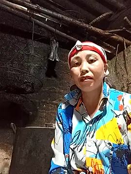 lena-cute online show from 4, 3, 2026