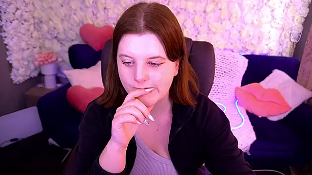 Snapshot of KristiFoxy chatting on 28, 4, 2026 KristiFoxy online show from 28, 4, 2026