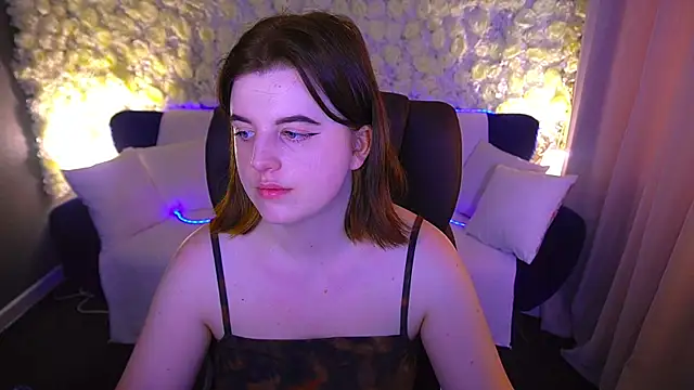 Snapshot of KristiFoxy chatting on 15, 5, 2026 KristiFoxy online show from 15, 5, 2026