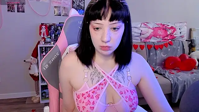 MollysLand online show from 9, 2, 2026