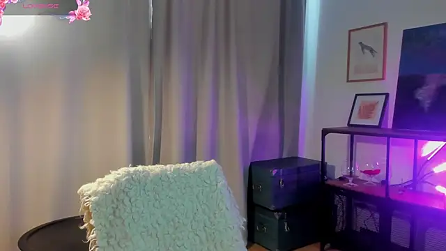 SimonaKaroly online show from 7, 2, 2026