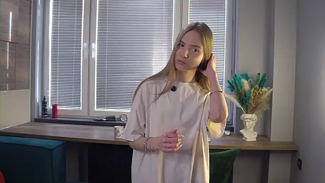 Snapshot of FranciscaGaring chatting on 7, 2, 2026 FranciscaGaring online show from 7, 2, 2026