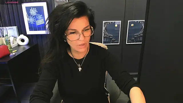 Snapshot of RikaCoutts chatting on 6, 5, 2026 RikaCoutts online show from 6, 5, 2026