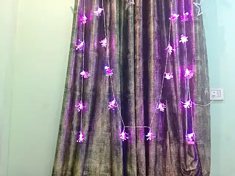 LIZNA 0 online show from 3, 3, 2026