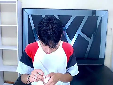 sebas twink7 online show from 12, 2, 2026