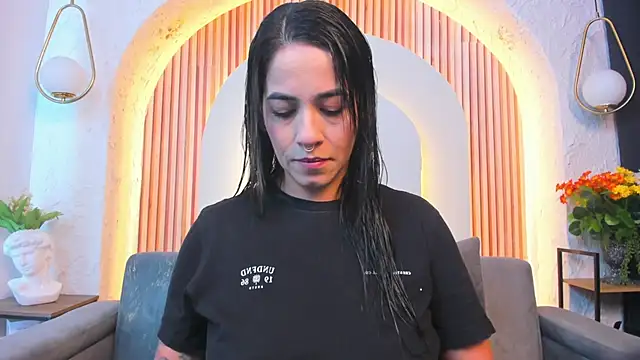 violet scott  online show from 18, 5, 2026