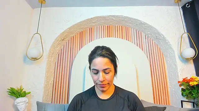 violet scott  online show from 27, 5, 2026