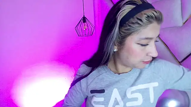 Dahiana Dmour  online show from 5, 2, 2026