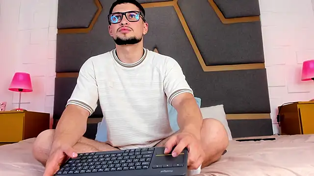 valenssio moretti online show from 11, 4, 2026