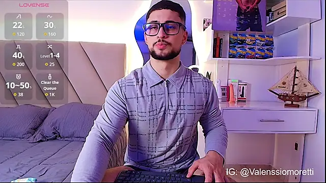Snapshot of valenssio_moretti chatting on 30, 6, 2026 valenssio moretti online show from 30, 6, 2026