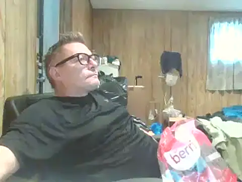 Snapshot of melvinsnow chatting on 1, 3, 2025 melvinsnow online show from 1, 3, 2025