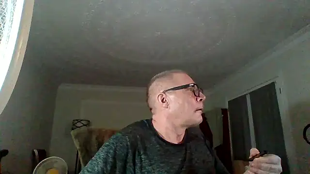 Snapshot of melvinsnow chatting on 17, 5, 2026 melvinsnow online show from 17, 5, 2026