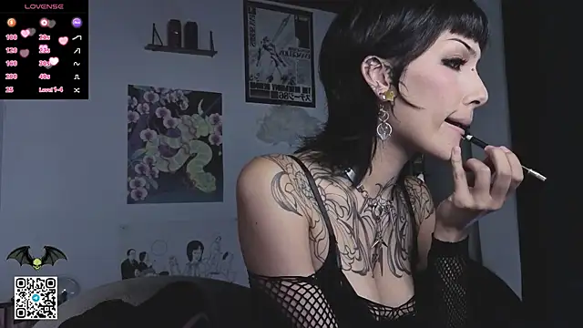 Snapshot of poison_dafne chatting on 4, 7, 2026 poison dafne online show from 4, 7, 2026