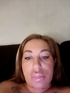 Snapshot of MiaMooly chatting on 5, 2, 2026 MiaMooly online show from 5, 2, 2026