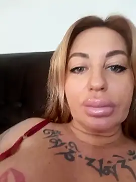 Snapshot of MiaMooly chatting on 11, 2, 2026 MiaMooly online show from 11, 2, 2026