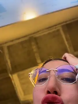 Arya    online show from 17, 4, 2026