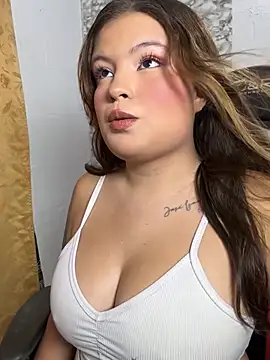 Snapshot of ladycharlottex chatting on 2, 8, 2026 ladycharlottex online show from 2, 8, 2026