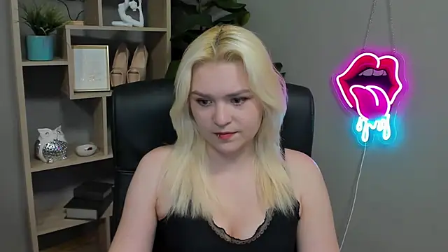 Snapshot of SweetLilyxo chatting on 30, 3, 2026 SweetLilyxo online show from 30, 3, 2026