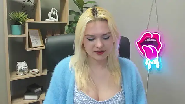 Snapshot of SweetLilyxo chatting on 16, 4, 2026 SweetLilyxo online show from 16, 4, 2026