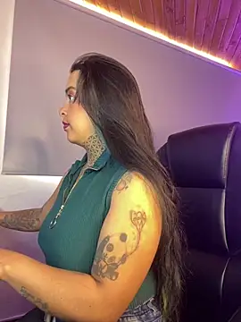 Annie Alicee online show from 5, 3, 2026