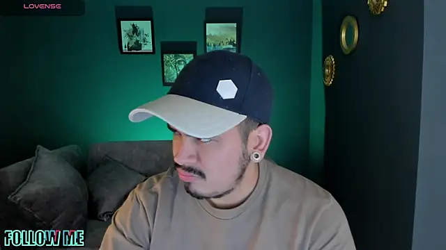 Snapshot of Chriss_Hunt chatting on 17, 2, 2026 Chriss Hunt online show from 17, 2, 2026