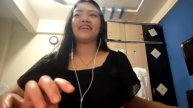 Snapshot of AntoninaDamewood chatting on 17, 2, 2026 AntoninaDamewood online show from 17, 2, 2026