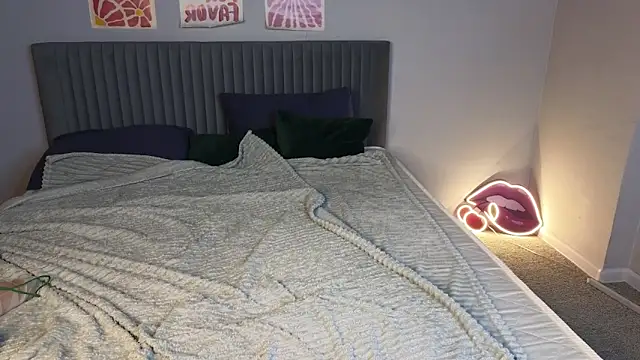 Snapshot of LovingWhisperr chatting on 21, 2, 2026 LovingWhisperr online show from 21, 2, 2026