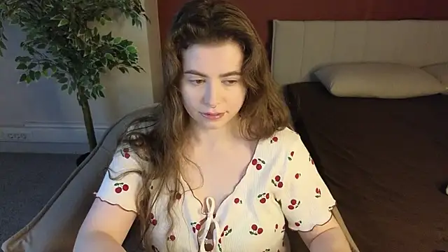 Snapshot of LovingWhisperr chatting on 6, 5, 2026 LovingWhisperr online show from 6, 5, 2026