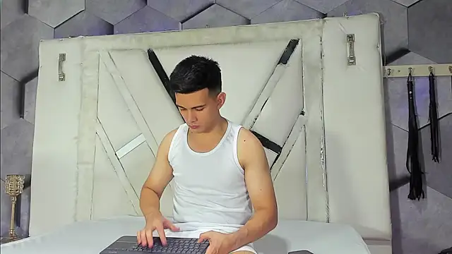 GoldenBoyM online show from 10, 2, 2026