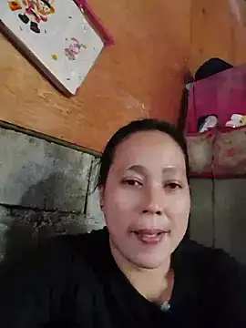 Snapshot of May_Bombs chatting on 24, 4, 2026 May Bombs online show from 24, 4, 2026
