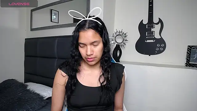 Snapshot of Julieta_Parker chatting on 5, 7, 2026 Julieta Parker online show from 5, 7, 2026