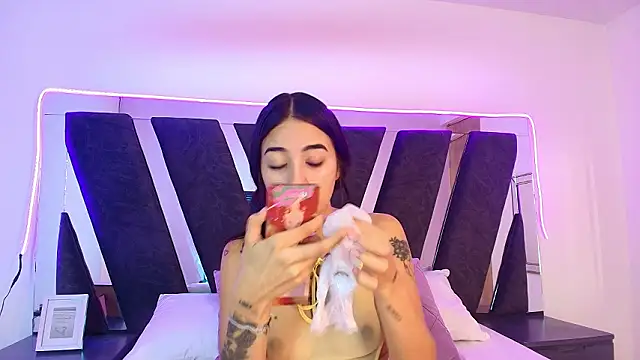 Snapshot of sophia_love__ chatting on 11, 2, 2026 sophia love online show from 11, 2, 2026