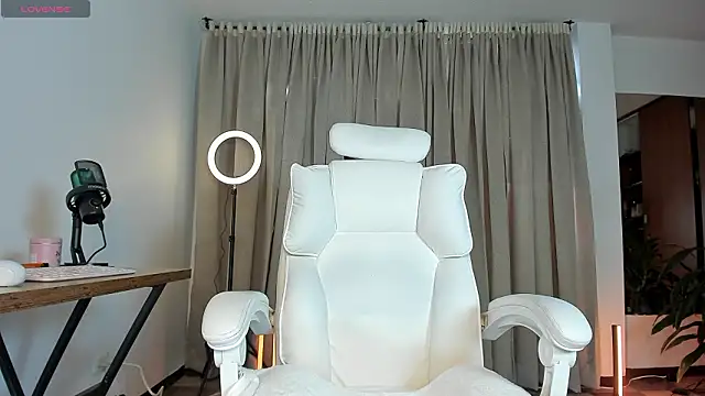 karinnixx online show from 12, 3, 2026