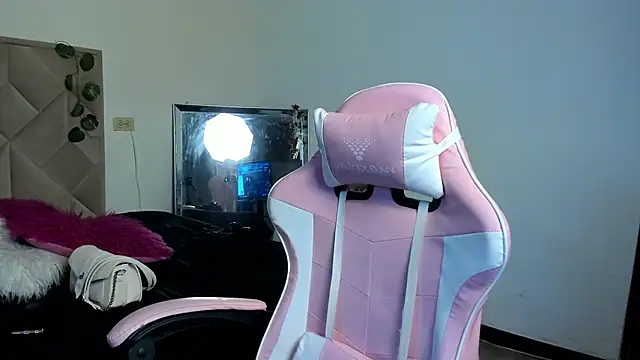 Chloe Miller 2 online show from 17, 3, 2026