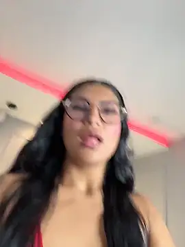 MiaSmit  online show from 15, 2, 2026