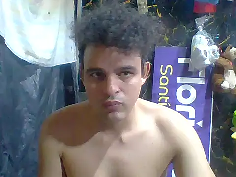 Snapshot of polla_large_active chatting on 3, 8, 2026 polla large active online show from 3, 8, 2026