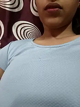 Snapshot of komalsharma99 chatting on 7, 5, 2026 komalsharma99 online show from 7, 5, 2026