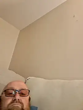 Snapshot of ldhurstII chatting on 13, 4, 2026 ldhurstII online show from 13, 4, 2026