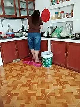 LiilyZi online show from 13, 4, 2026