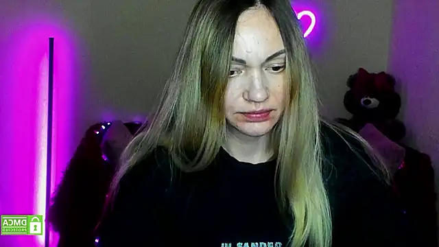 Snapshot of BlondMikey22 chatting on 7, 2, 2026 BlondMikey22 online show from 7, 2, 2026