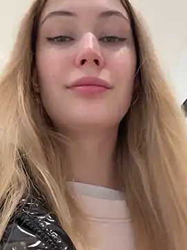 Snapshot of blonde_exe chatting on 21, 2, 2026 blonde exe online show from 21, 2, 2026