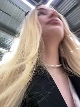 blonde exe online show from 10, 4, 2026