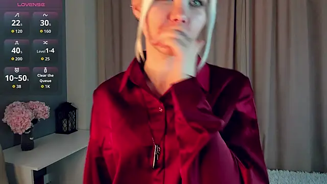 GoldenLenarz online show from 3, 3, 2026