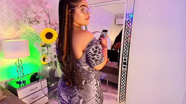Snapshot of YazminJenner chatting on 14, 7, 2026 YazminJenner online show from 14, 7, 2026