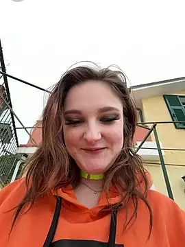 ViviLuu online show from 7, 4, 2026