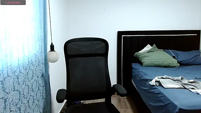 Pedestal diamant online show from 8, 3, 2026