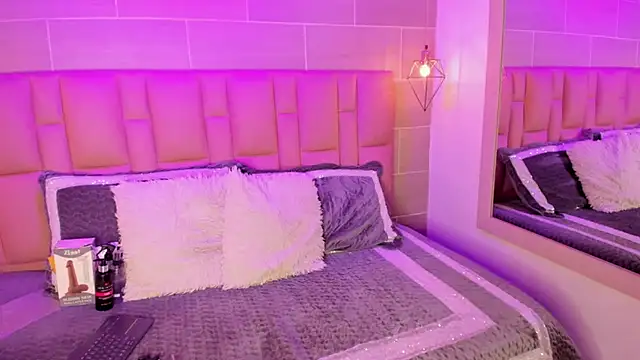 Snapshot of Naomi-Thompson chatting on 1, 3, 2026 Naomi-Thompson online show from 1, 3, 2026