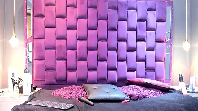 Snapshot of SiennaSuarez chatting on 12, 6, 2026 SiennaSuarez online show from 12, 6, 2026