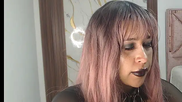 Snapshot of valen_ros chatting on 8, 3, 2026 valen ros online show from 8, 3, 2026