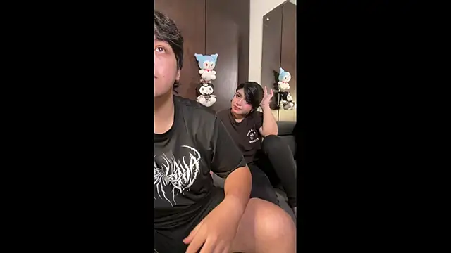 EmilyAndAndrew online show from 27, 5, 2026